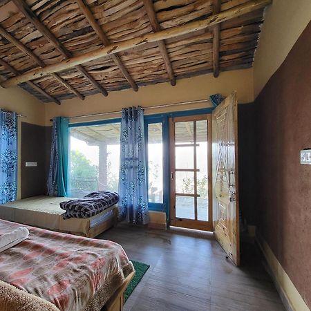 Zenoaks Homestay アルモラ エクステリア 写真