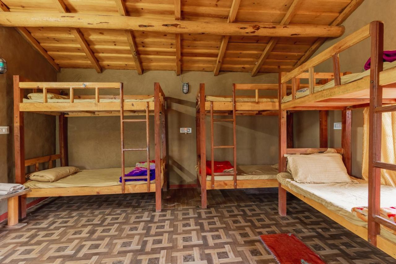 Zenoaks Homestay アルモラ エクステリア 写真