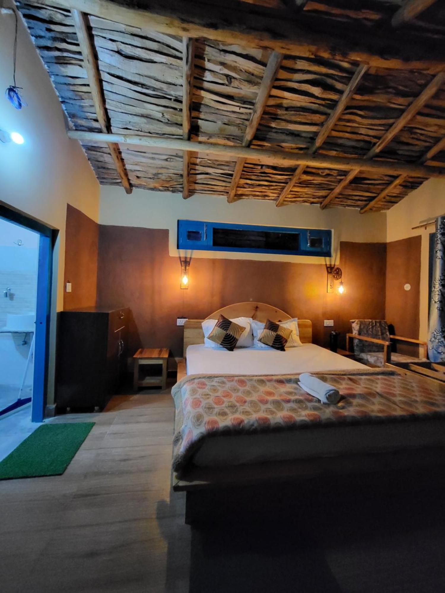 Zenoaks Homestay アルモラ エクステリア 写真