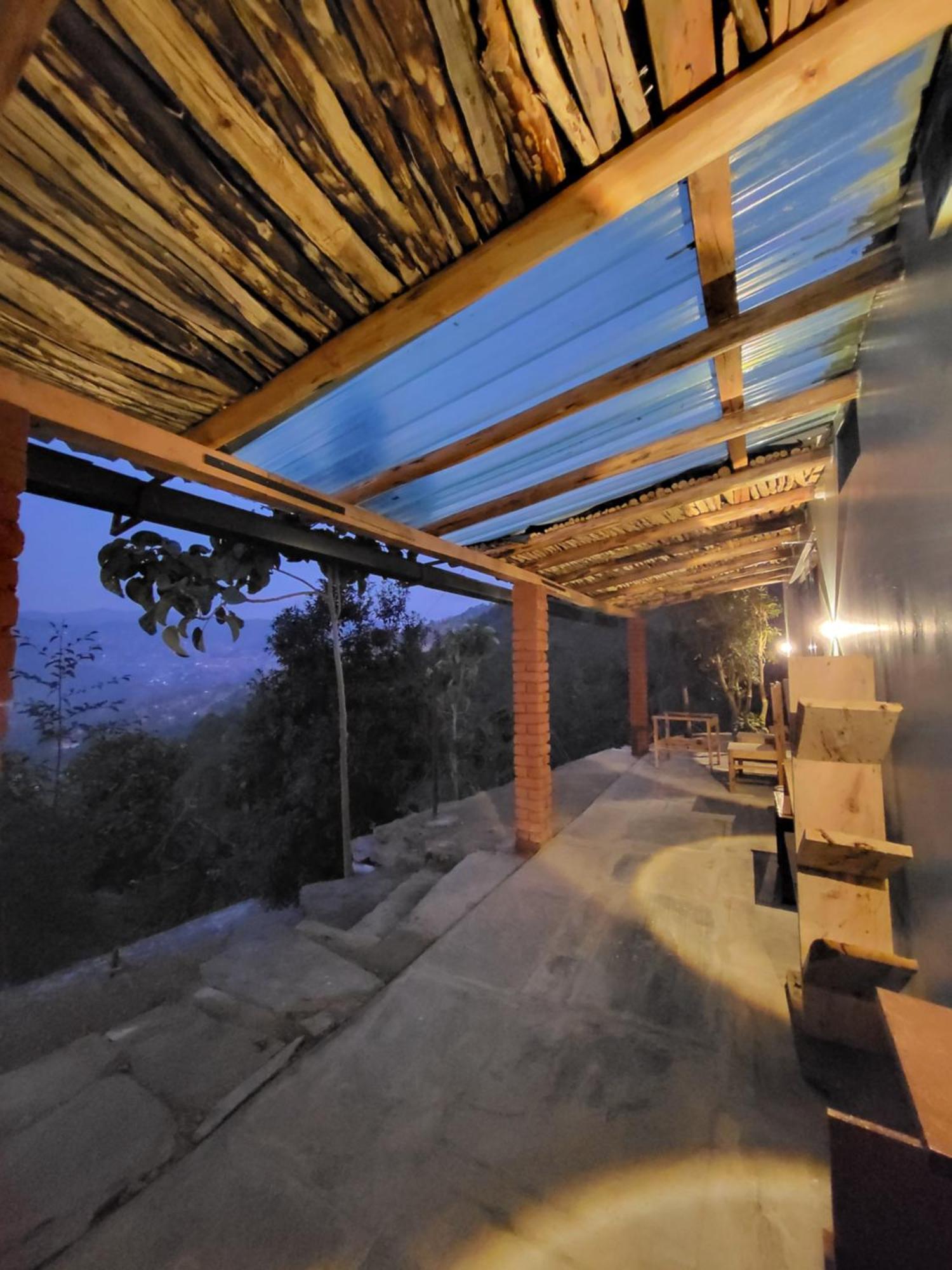 Zenoaks Homestay アルモラ エクステリア 写真