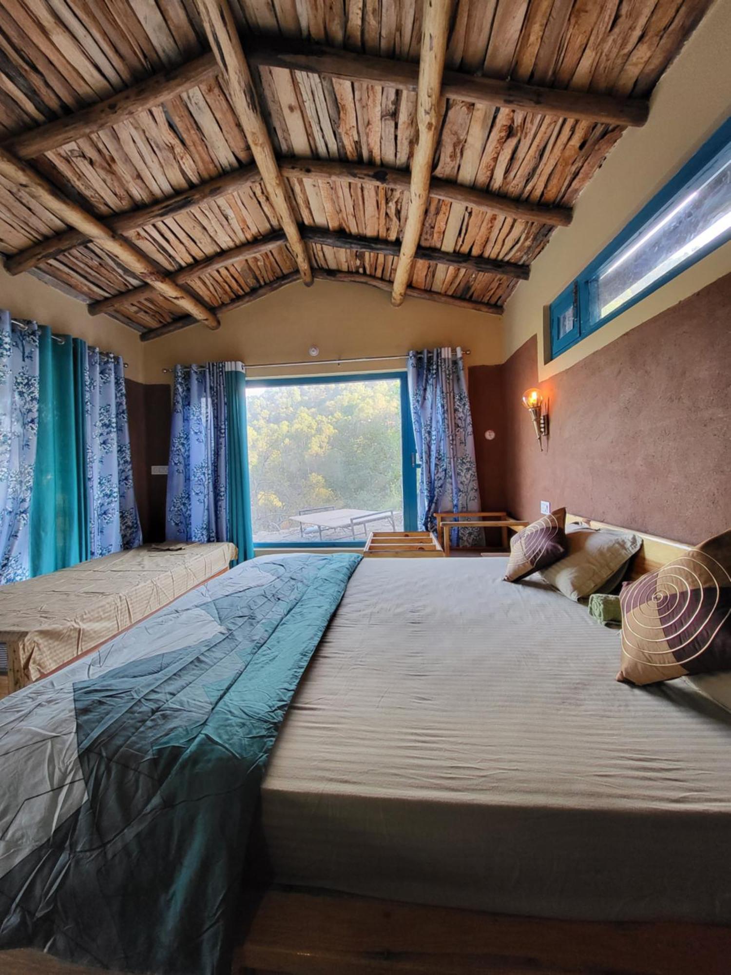 Zenoaks Homestay アルモラ エクステリア 写真
