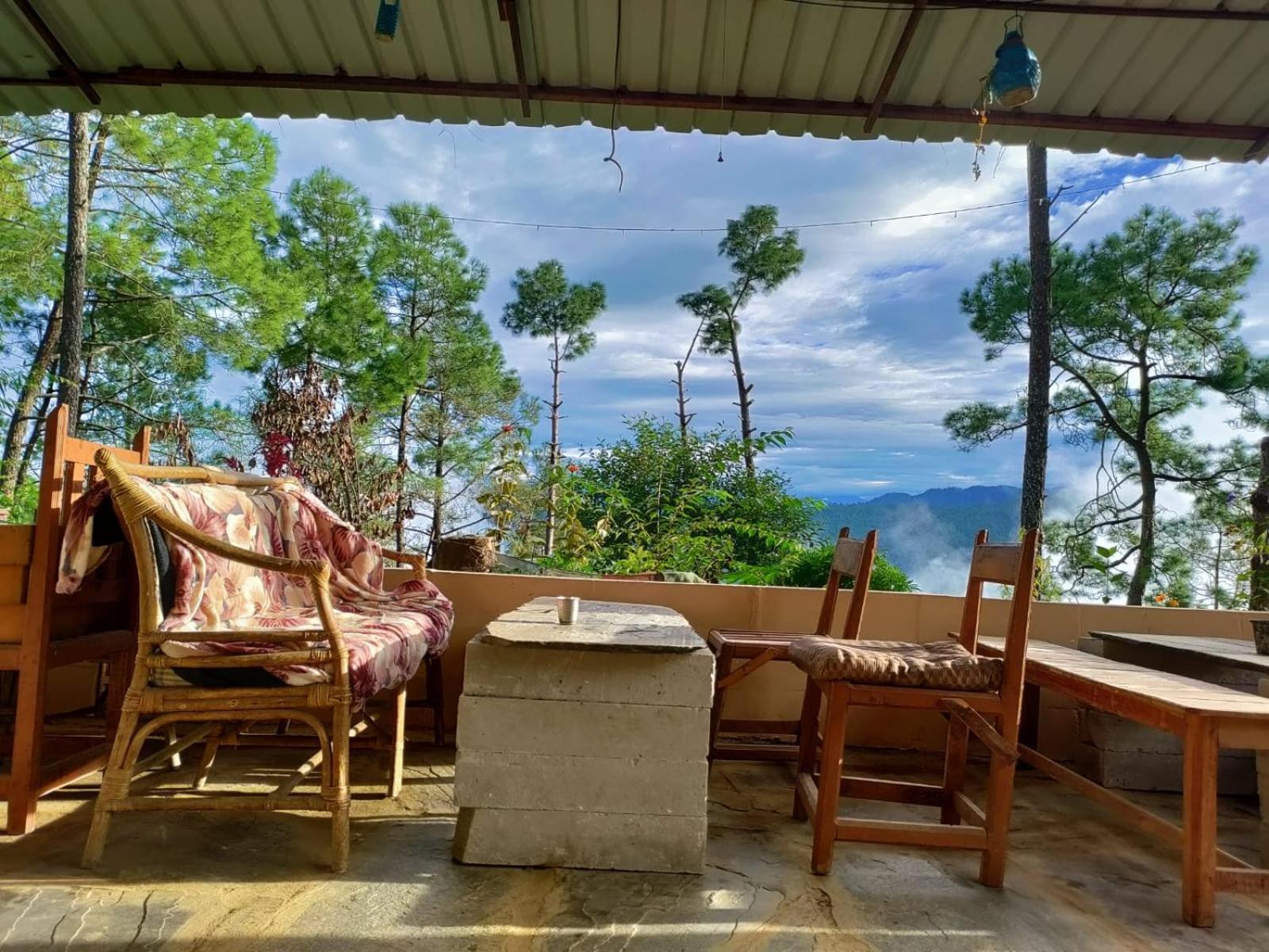 Zenoaks Homestay アルモラ エクステリア 写真