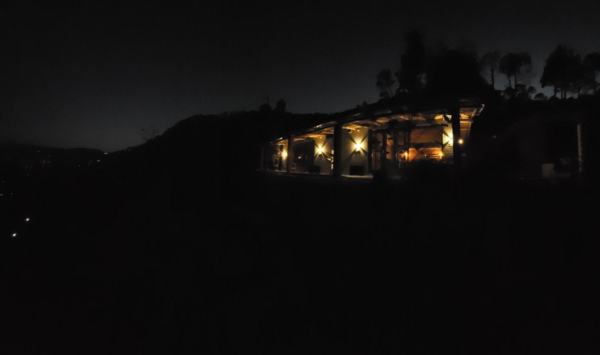 Zenoaks Homestay アルモラ エクステリア 写真