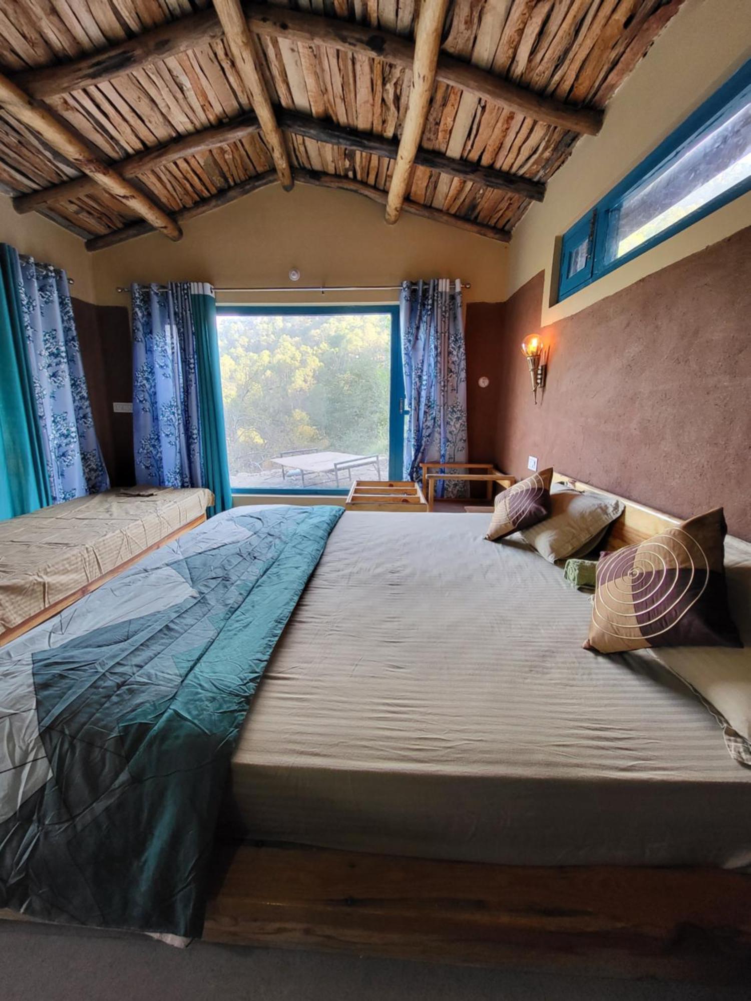 Zenoaks Homestay アルモラ エクステリア 写真