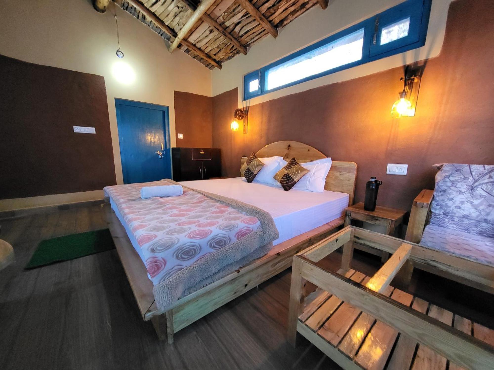 Zenoaks Homestay アルモラ エクステリア 写真