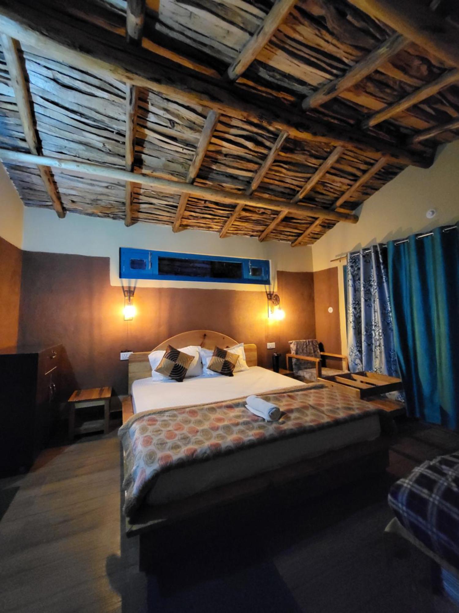 Zenoaks Homestay アルモラ エクステリア 写真