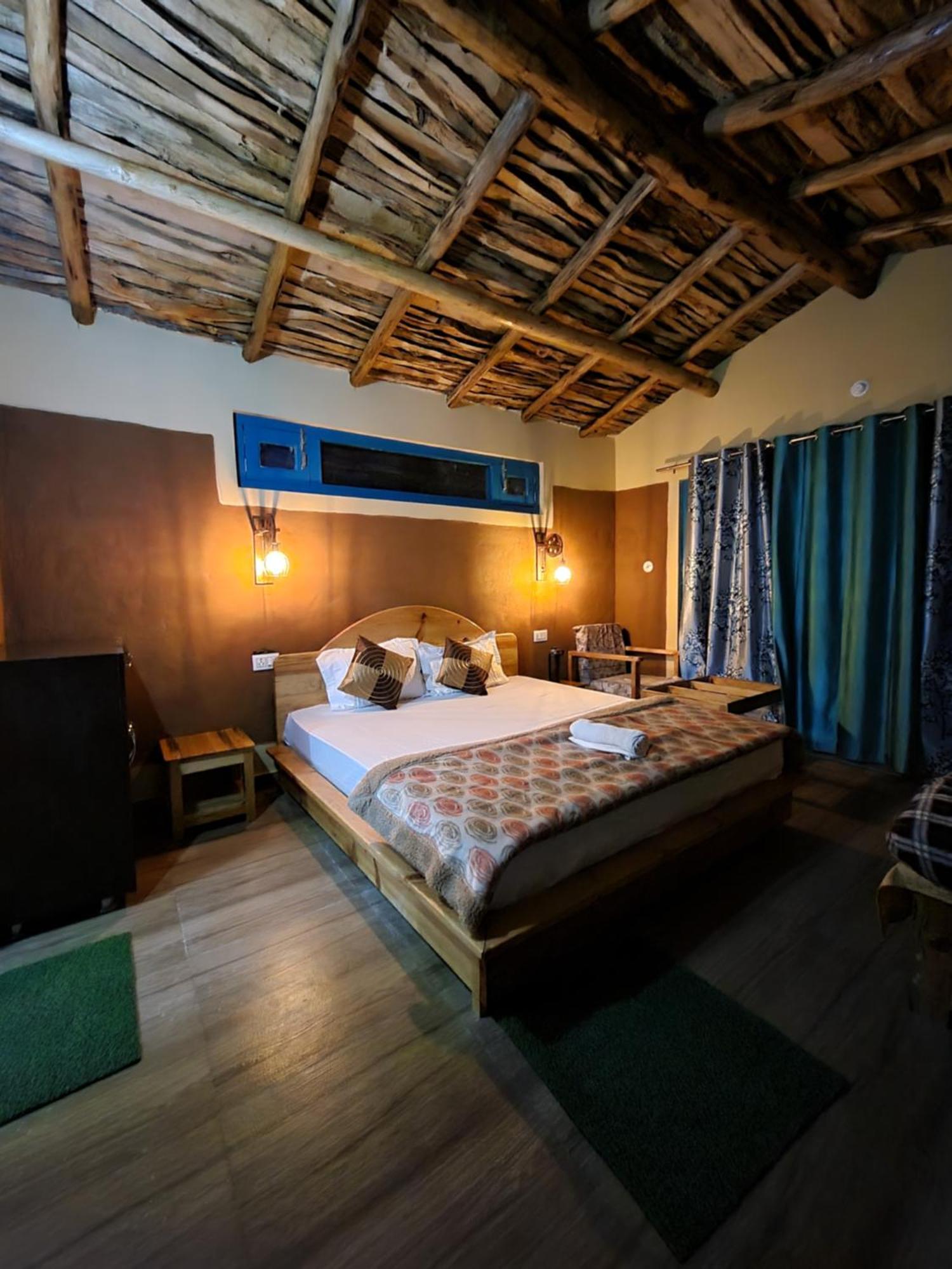 Zenoaks Homestay アルモラ エクステリア 写真
